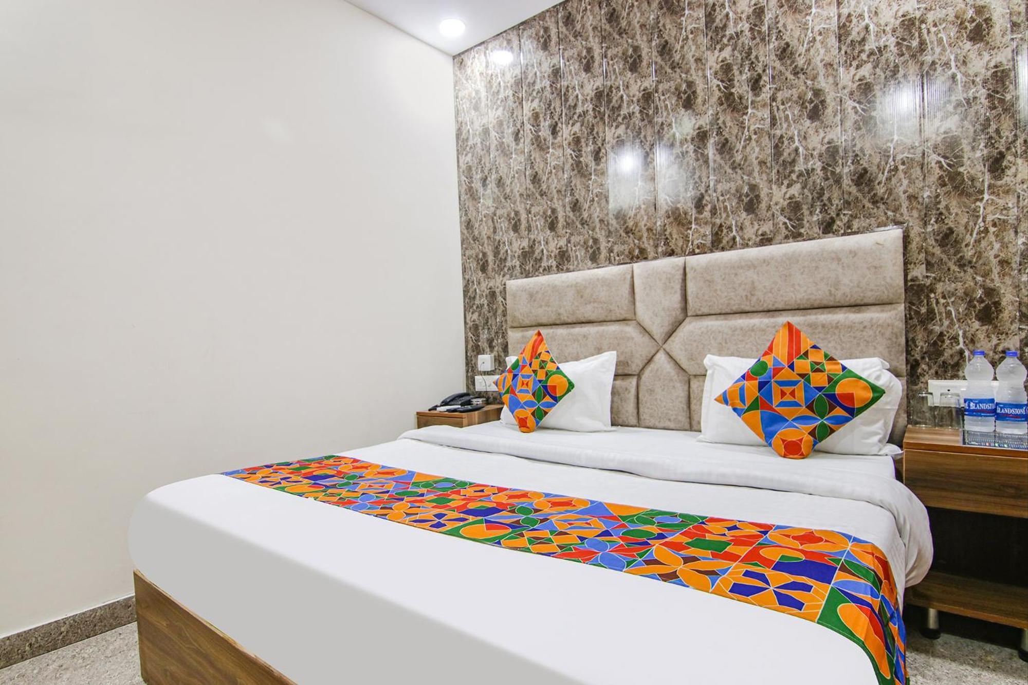 Fabhotel Hc South Crown Mohali Bagian luar foto